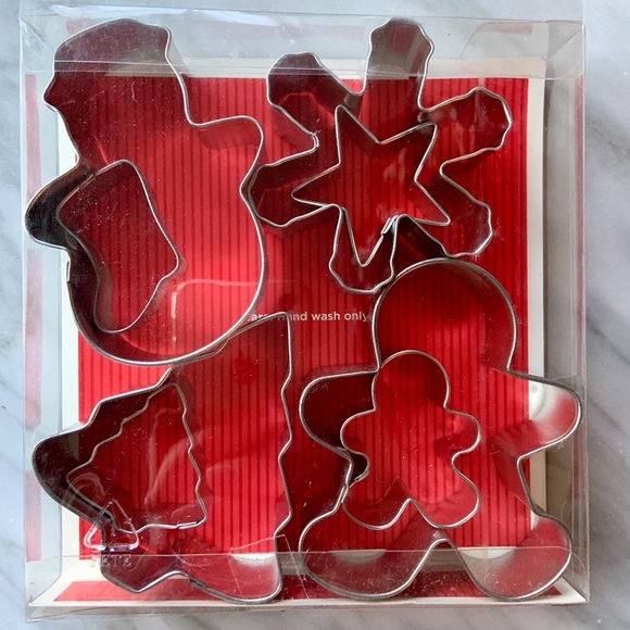 Baker’s Bundle•Cupcake Liners🧁🧁🧁•Cookie Cutters - Picture 5 of 7